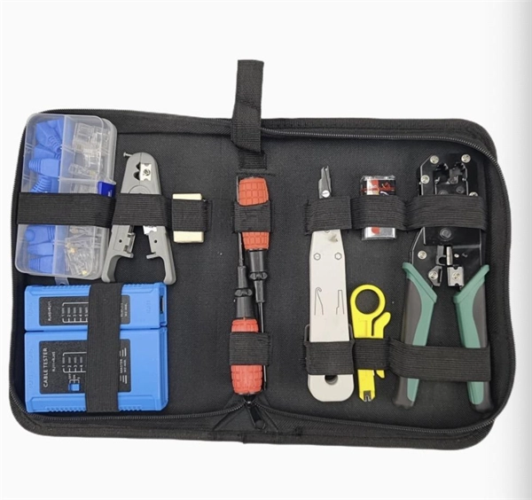 What cable should be used to connect the fiber optic switch 
