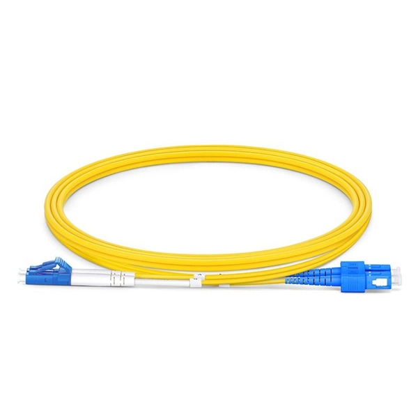 What type of fusion splice is used for fiber optic cable entering the terminal box 